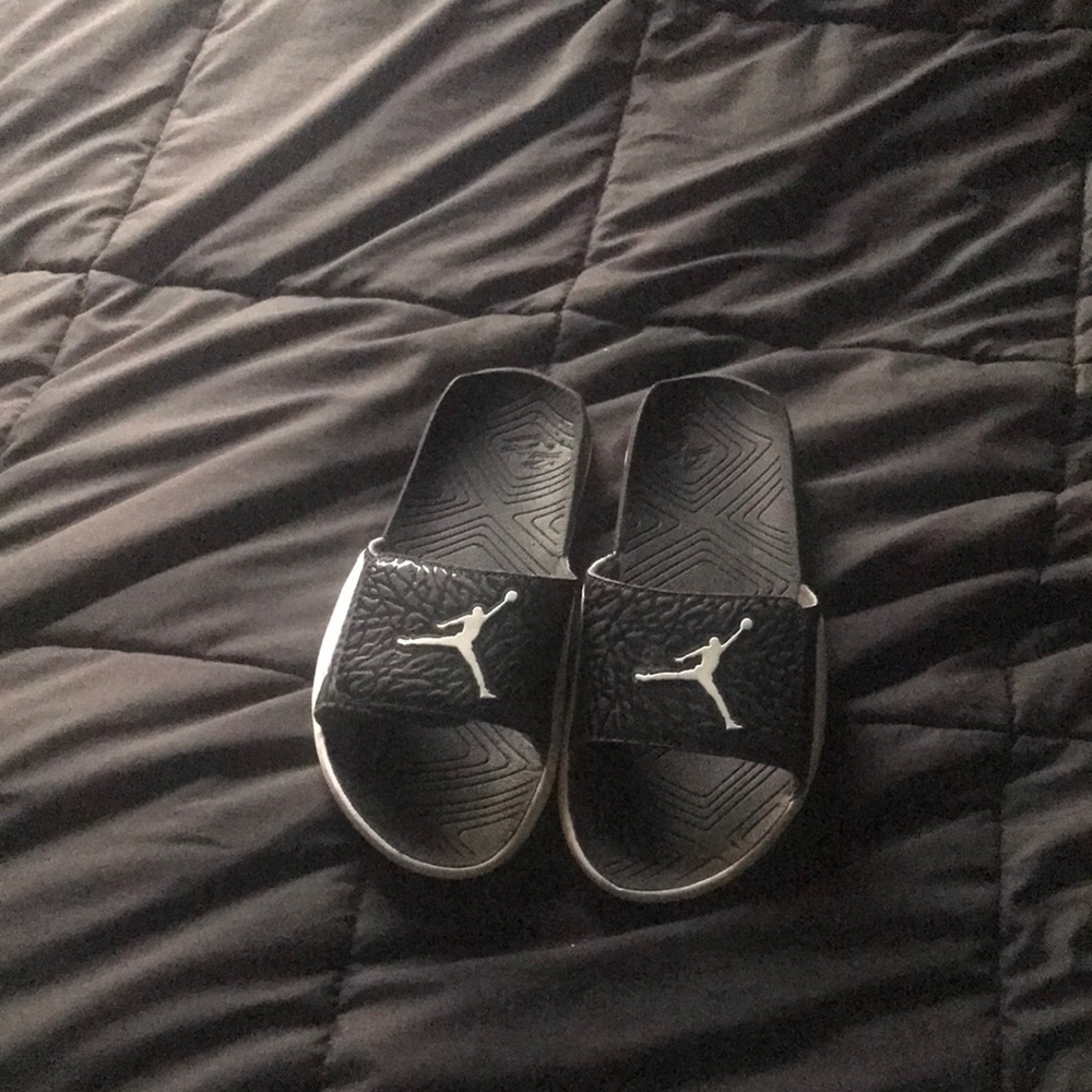 Boys Jordan slides